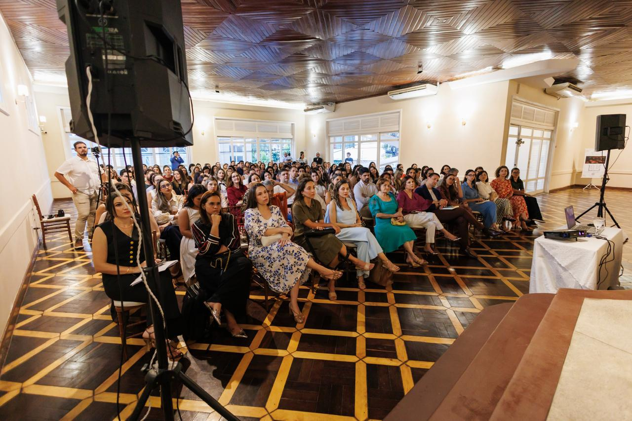 Salão Athenas durante seminário no Principia