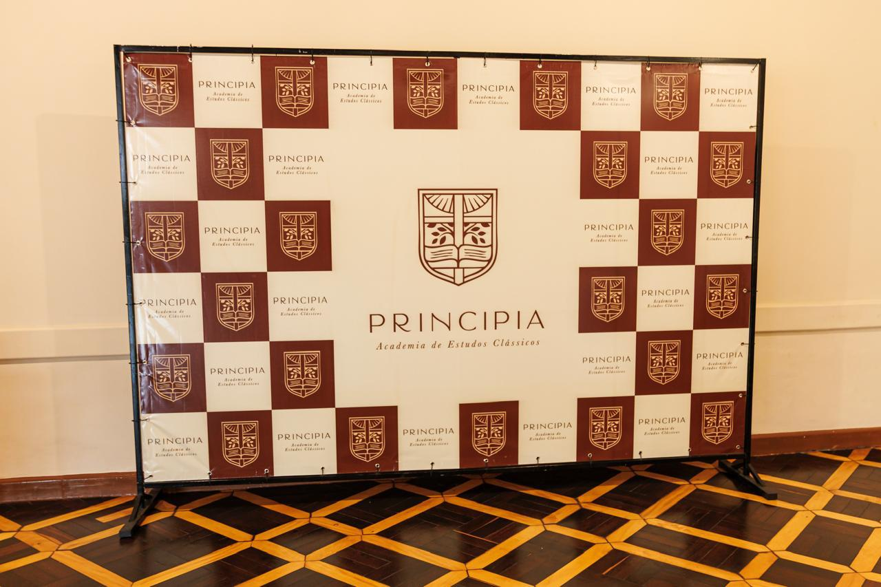 Backdrop Principia Academia de Estudos Clássicos